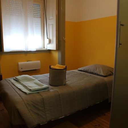 Csi Coimbra & Guest House - Student Accommodation Стая снимка